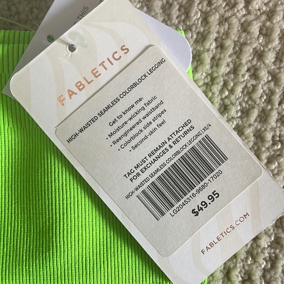 NWT Fabletics 💚 Bra & Leggings set! - Picture 5 of 5